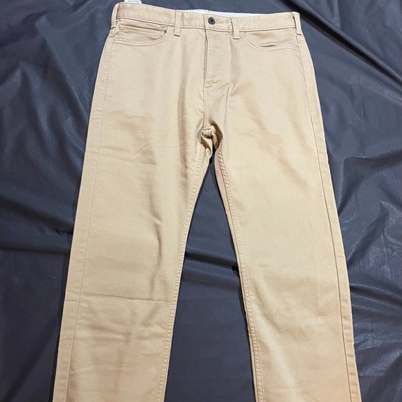Like New Dockers Pants 33x32 Straight Fit - Picture 1 of 4
